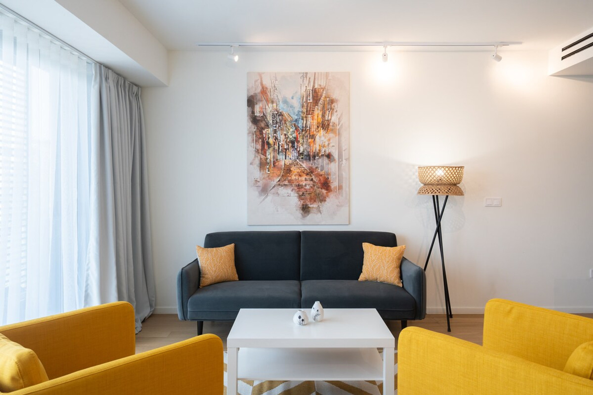 Living room image 3