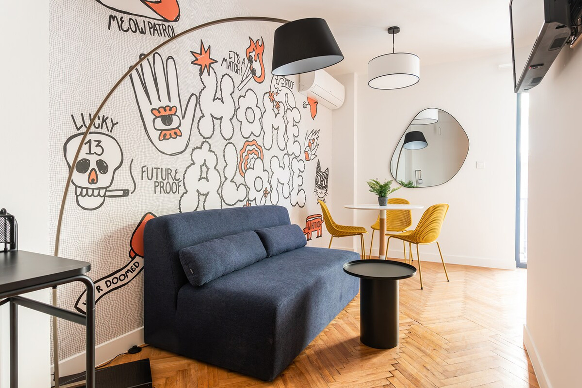 Rooms: Living room