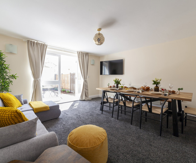 3BR Stylish, Garden, Parking, Stratford