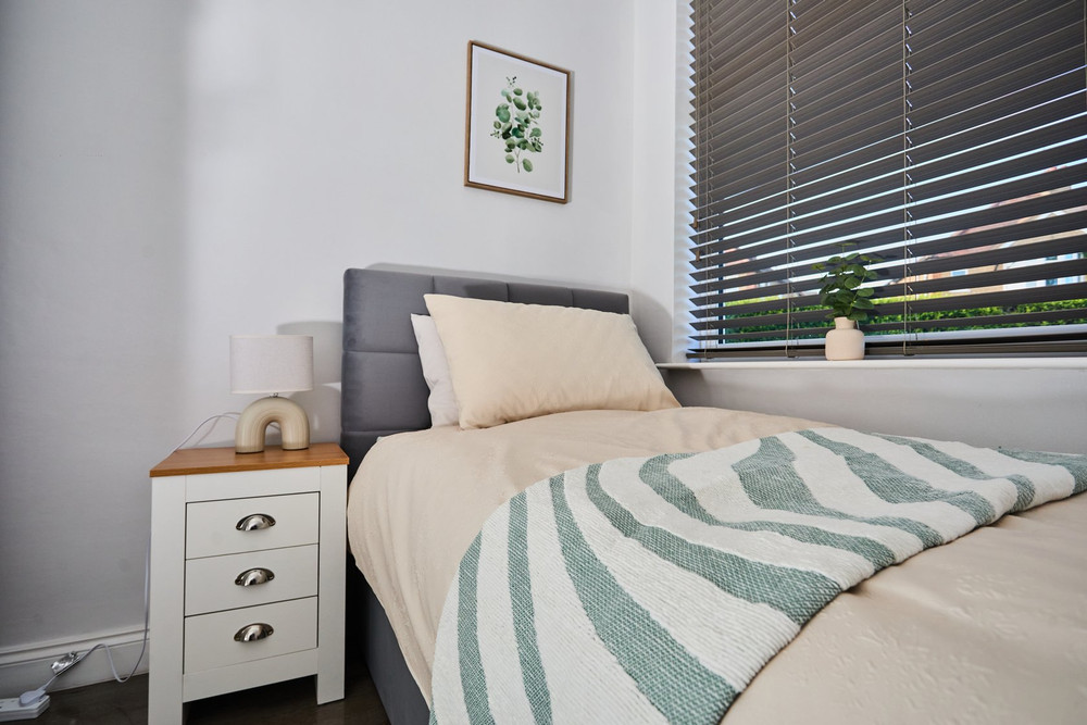 Spacious 4BR House with FREE Parking Sleeps 6 preview