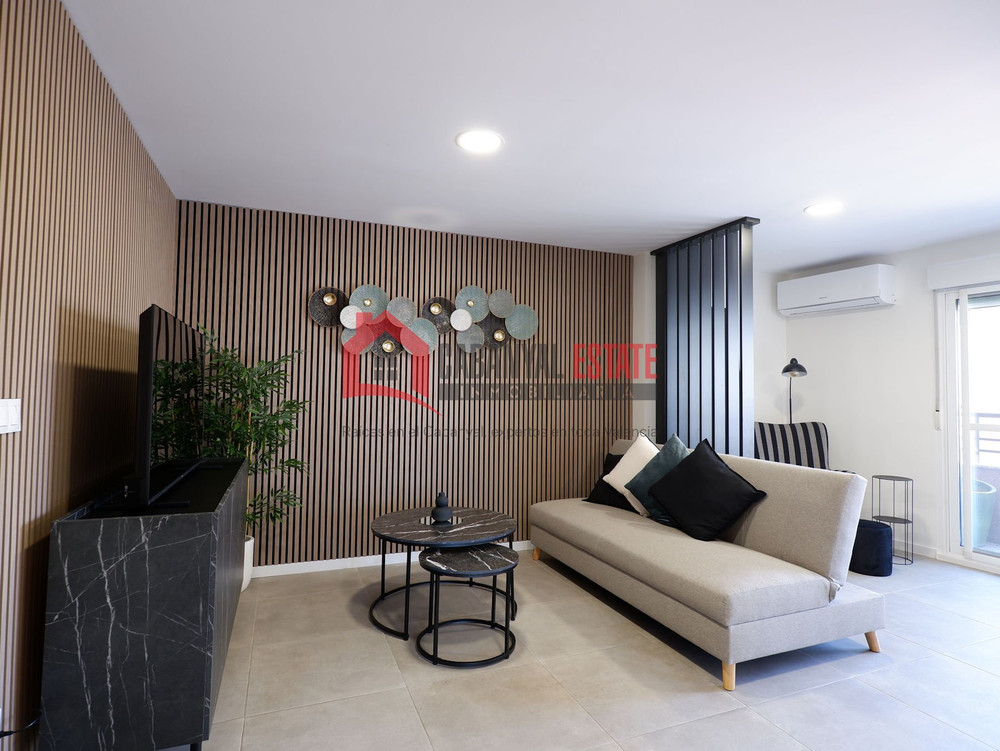 Renovated, bright, and 5 minutes from the beach preview
