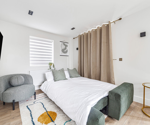 Chic and Classy 2BR Penthouse w/ Parking, 6 Guests