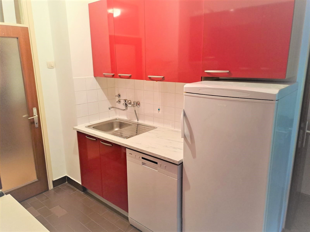 Apartment in 35min walking from main Sq