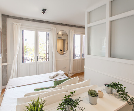 Madrid Heart: Classic & Modern Luxury Apartment