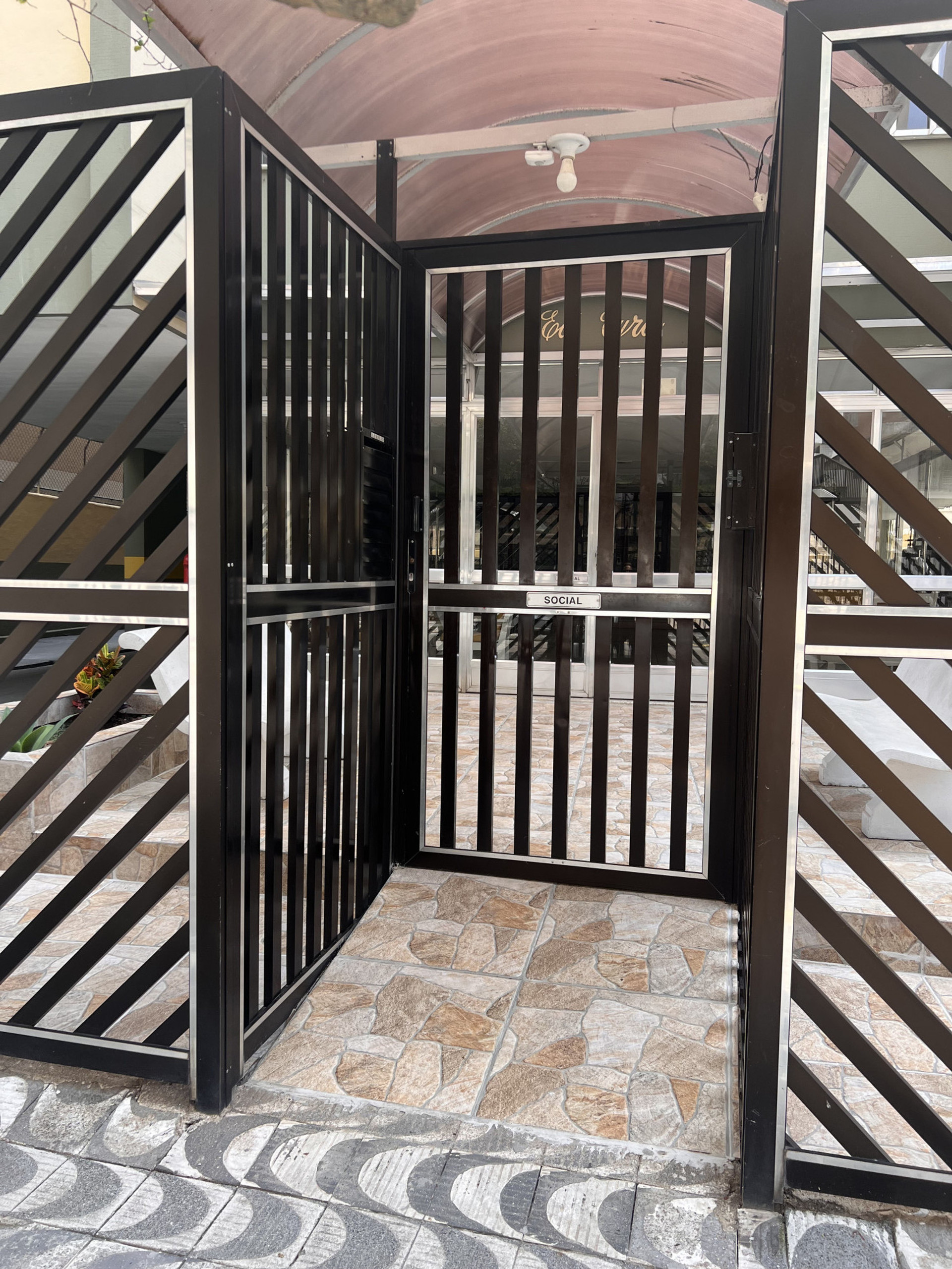  building front door 2