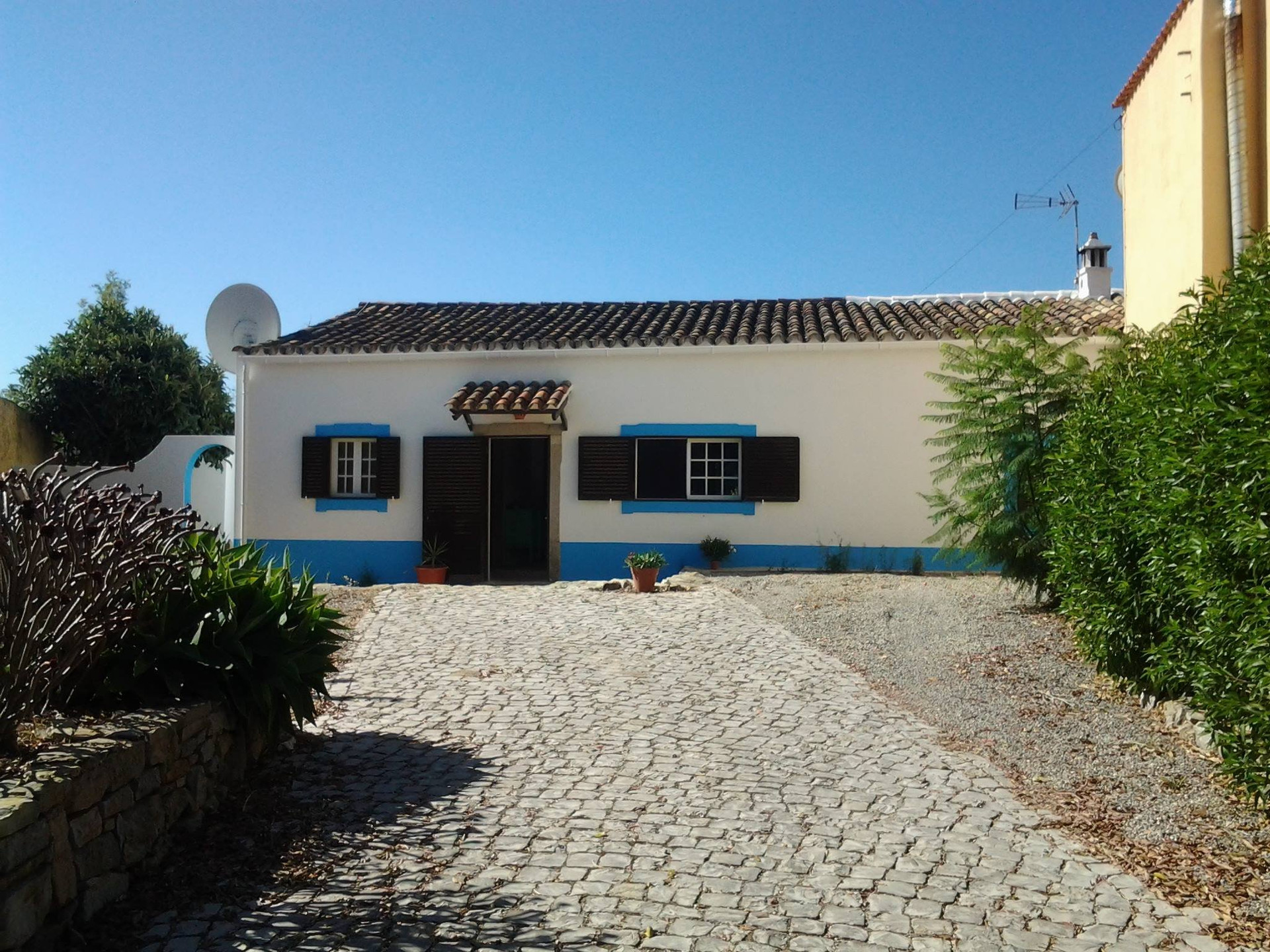 Front Casa Roxa