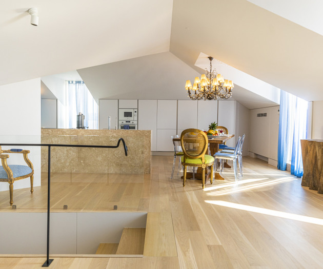Chiado Rooftop Apartment by Cadenzalux
