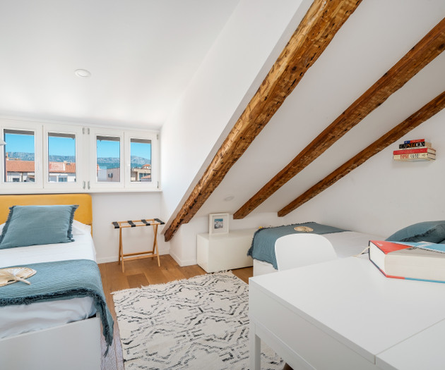 “Stylish 2 BR Retreat on Split’s Seaside Riva“