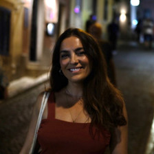 Cláudia F.