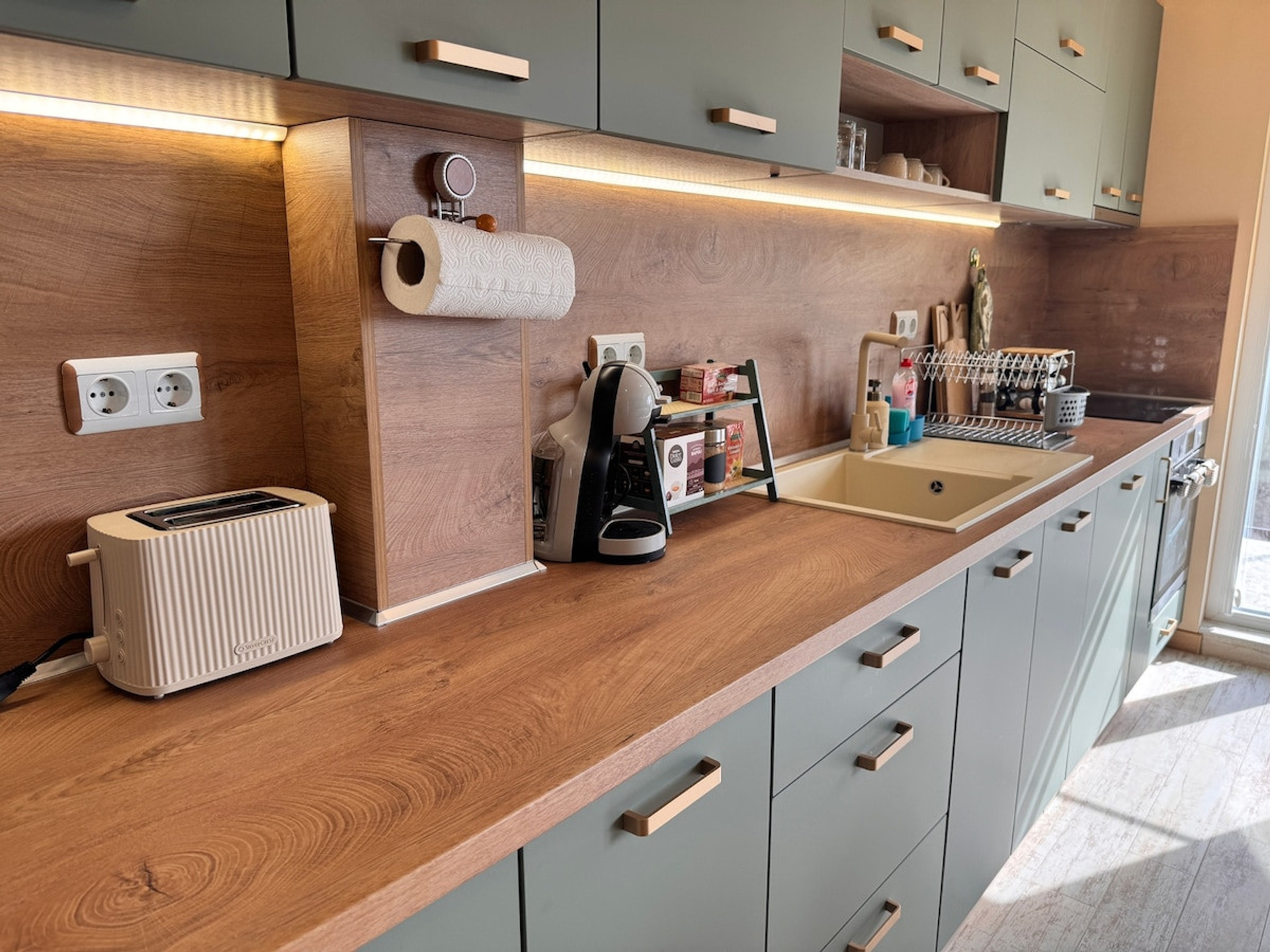 Kitchenette image 1