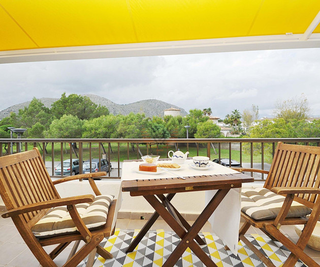 Apartment Rosmar Damunt, with communal swimming po