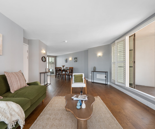 2BR 2B - Canary Wharf - River & O2 Views
