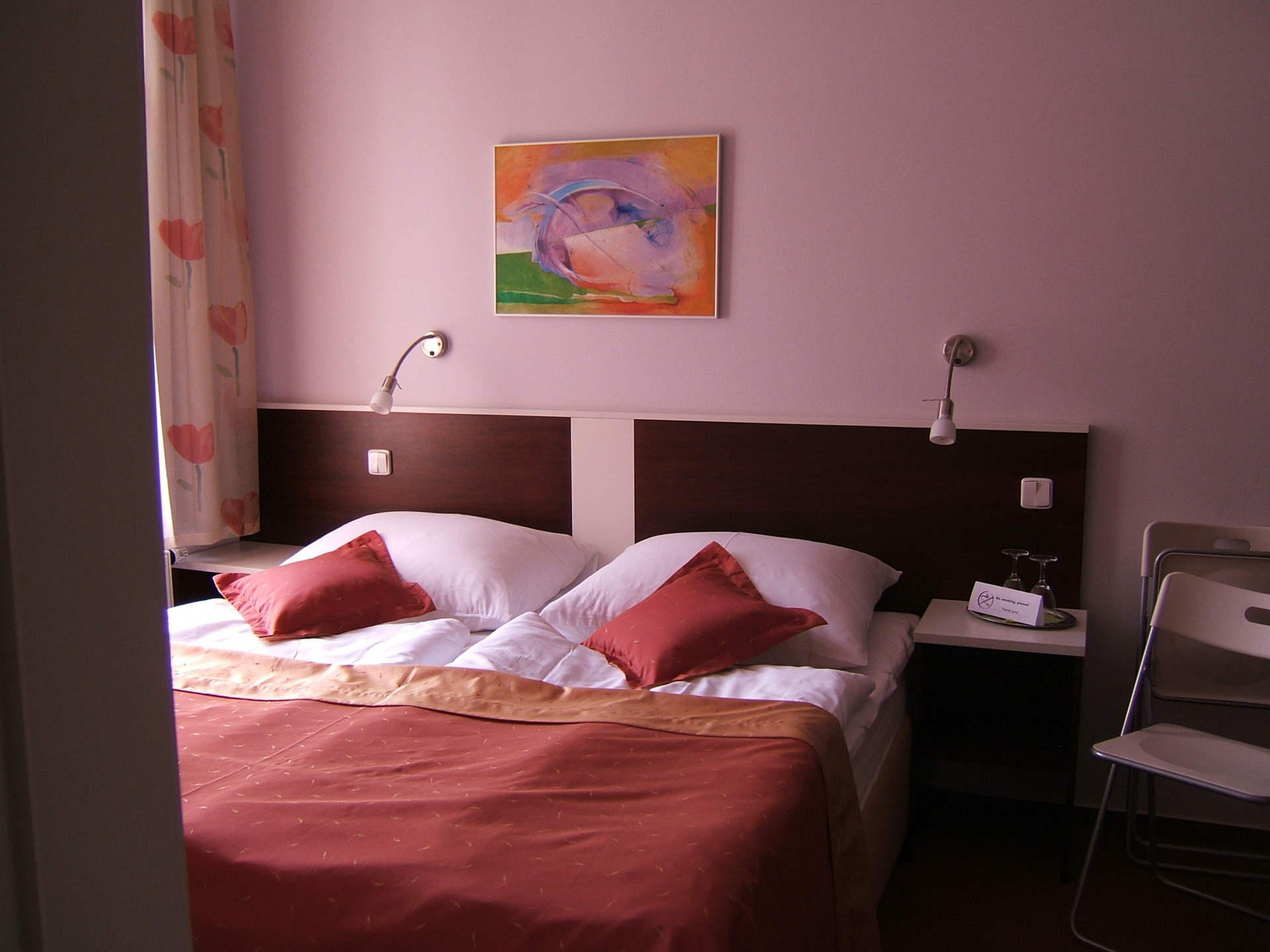 actual room can differ in colour