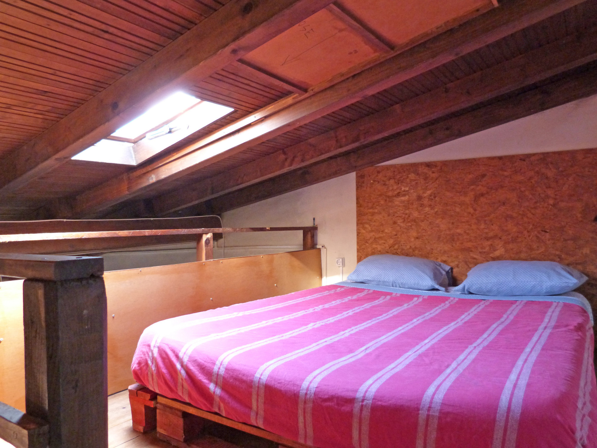 Cama na mezanino