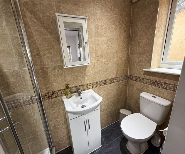 Comfortable 7 Guest Home | Garden | Free Parking