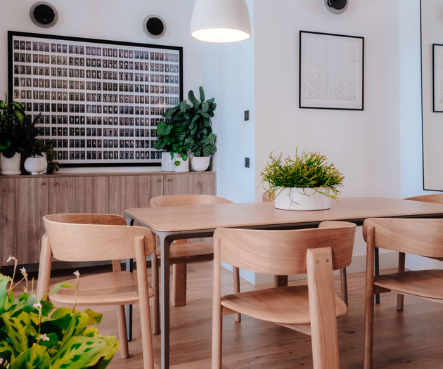 Your Lisbon Oasis: 3-Bed Apartment with Pool & Out