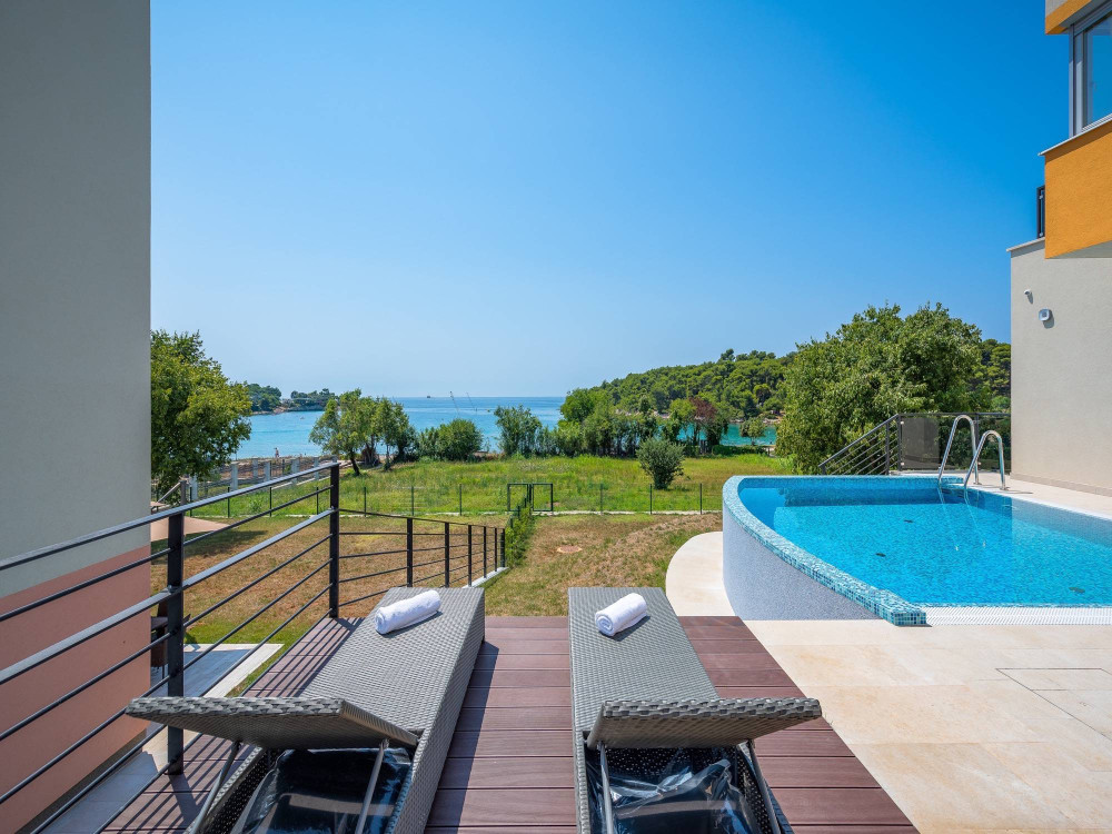 Villa Magnolia - Seaside villa with a pool preview
