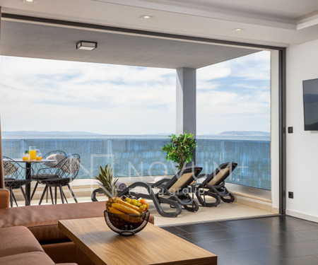 Luxury apartment with sea view - A5