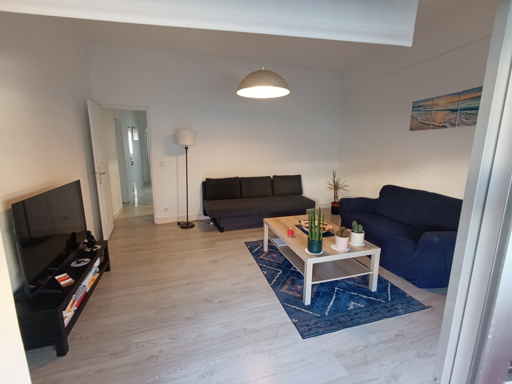 Spacious Apartment in Almada for a short term preview