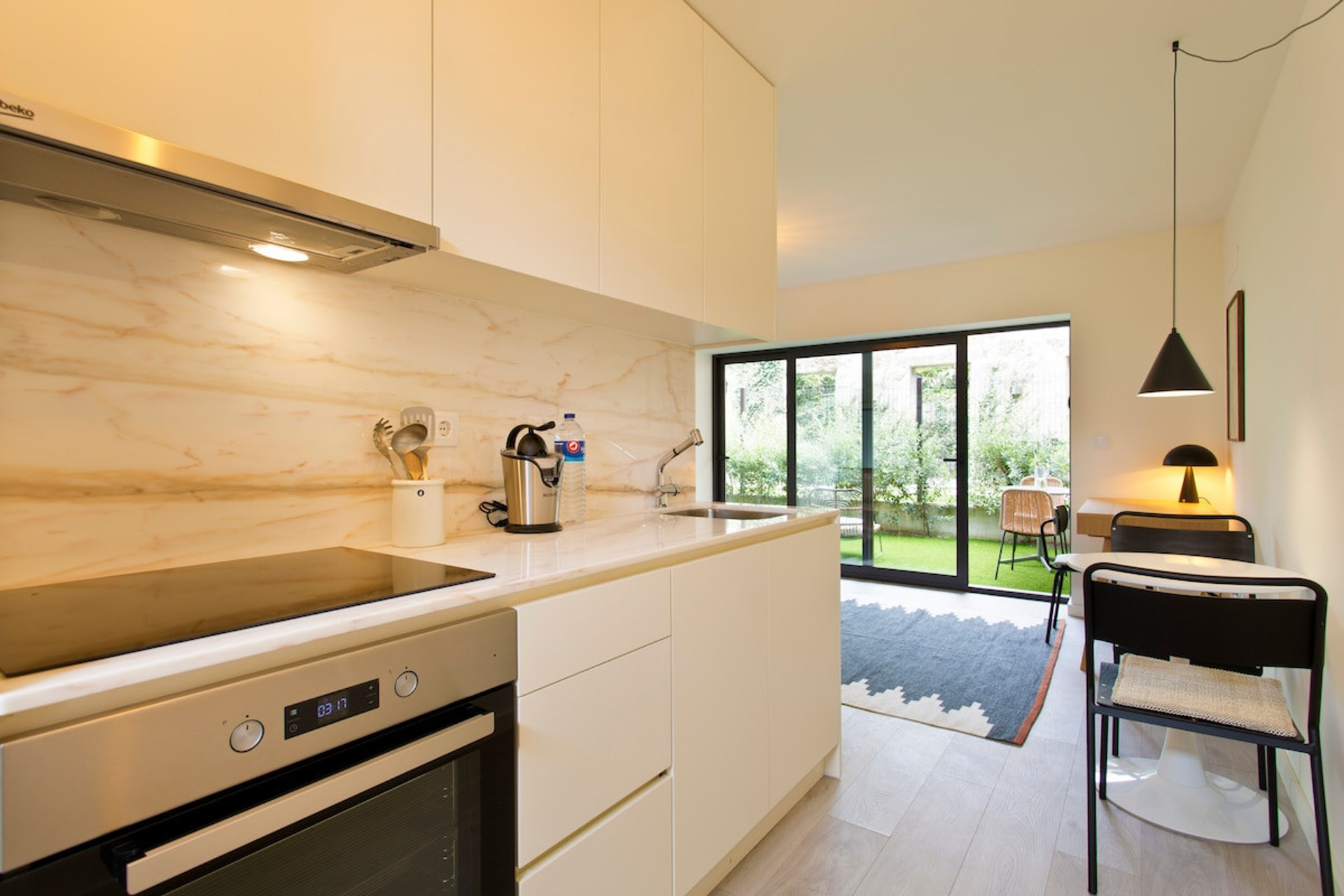 Full kitchen image 1