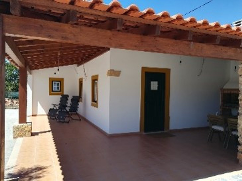 Country house with swimming pool in Central Pt preview