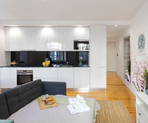 Modern & Trendy Flat by HostWise