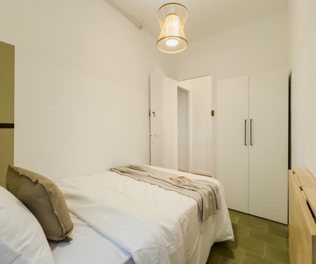 Renovated room in Sarrià