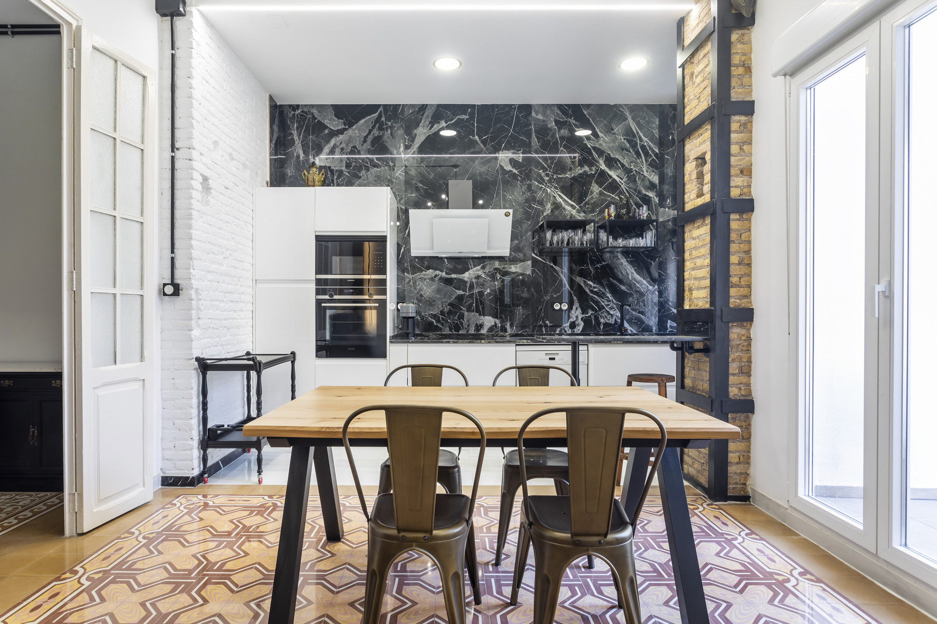 Fully equipped kitchen