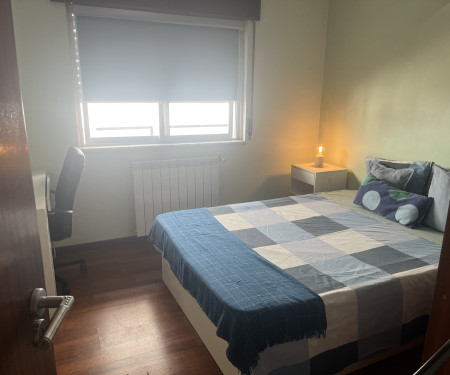 Bedroom close to Benfica train st