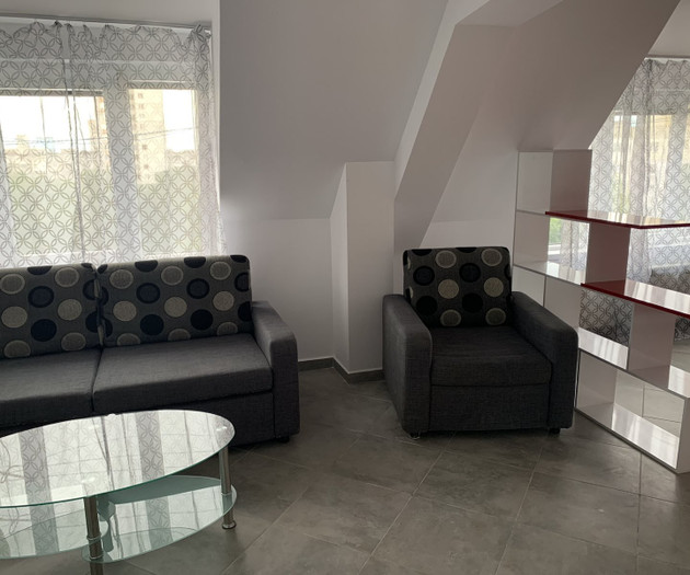 Stylish 1BR near Centre
