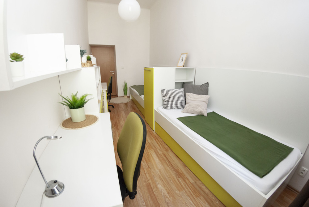 Room in a shared apartment right on the square preview