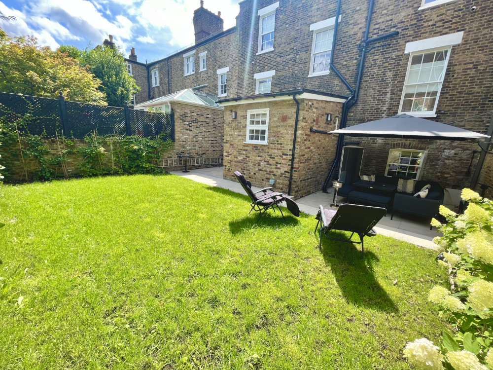 Large 5 bedroom Luxury House with Garden in London