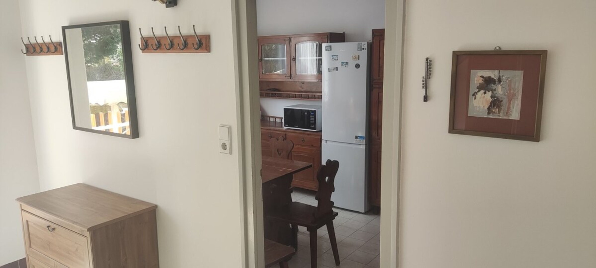 Full kitchen image 1