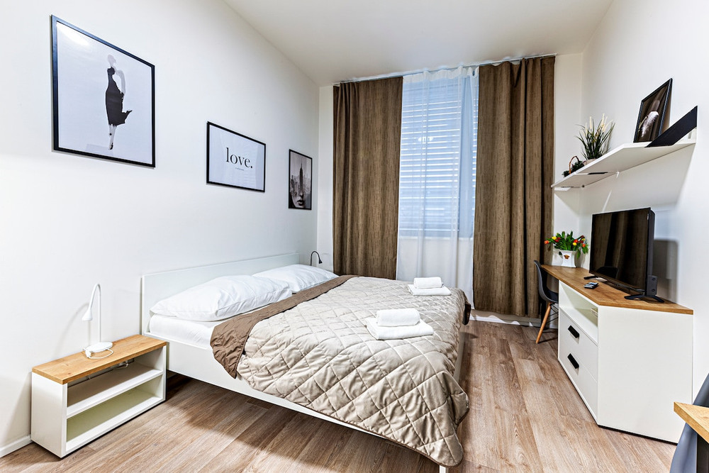 King studio for 2 near Anděl, 15 min to Old Town preview