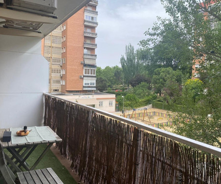 Precioso apartamento con balcón