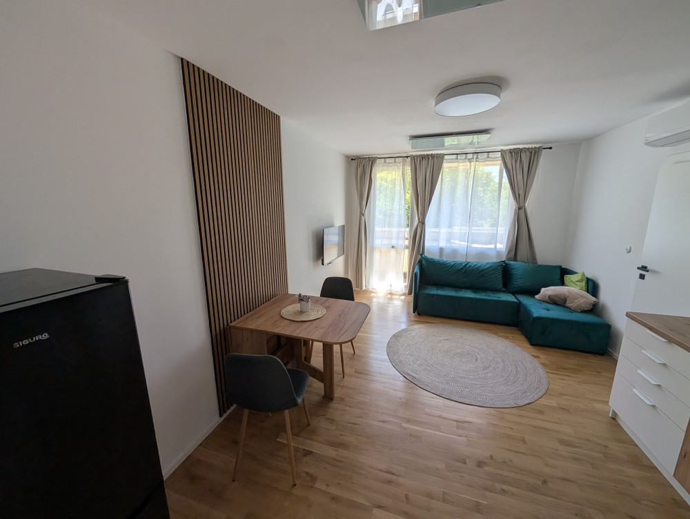Stylish 1-Bedroom Apartment | Close to the Airport preview