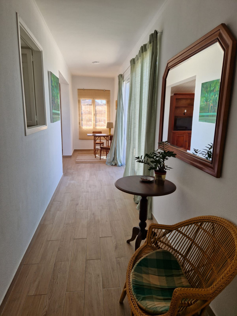 Recently renovated apartment 1km from the center