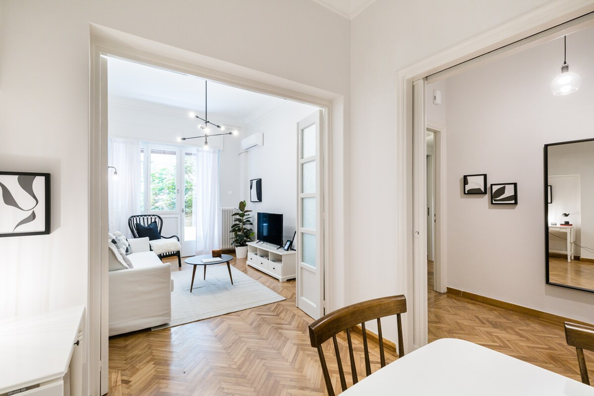 Living room - Dining area