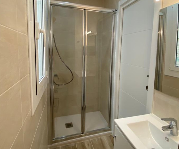 Apartment with Balcony in Gracia-Sant Gervasi