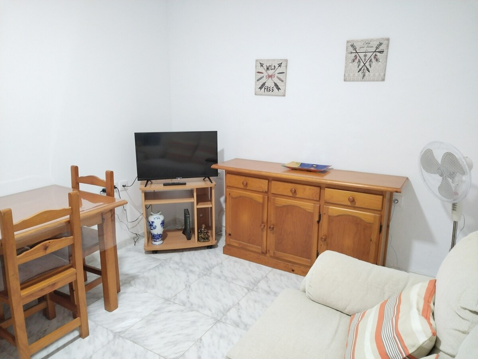 Living room image 2