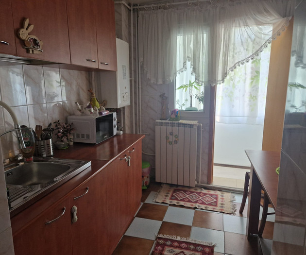 Large Group Accommodation Bucharest, 4 apt,20slips
