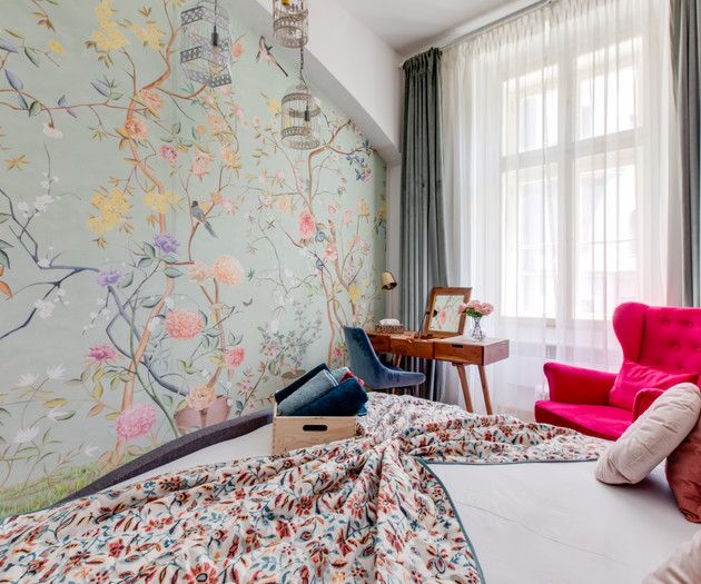 Quaint Maid's Boudoir Apartment
