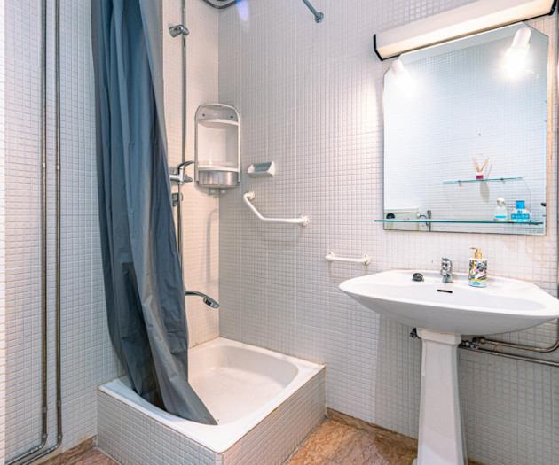 Comfortable single bedroom close to  metro-room 3