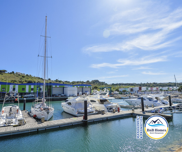 Villa Verde - 4 bedrooms, Marina view, pool & BBQ