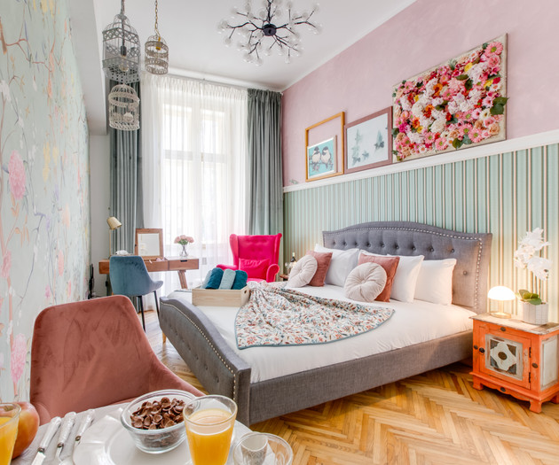 Quaint Maid's Boudoir Apartment