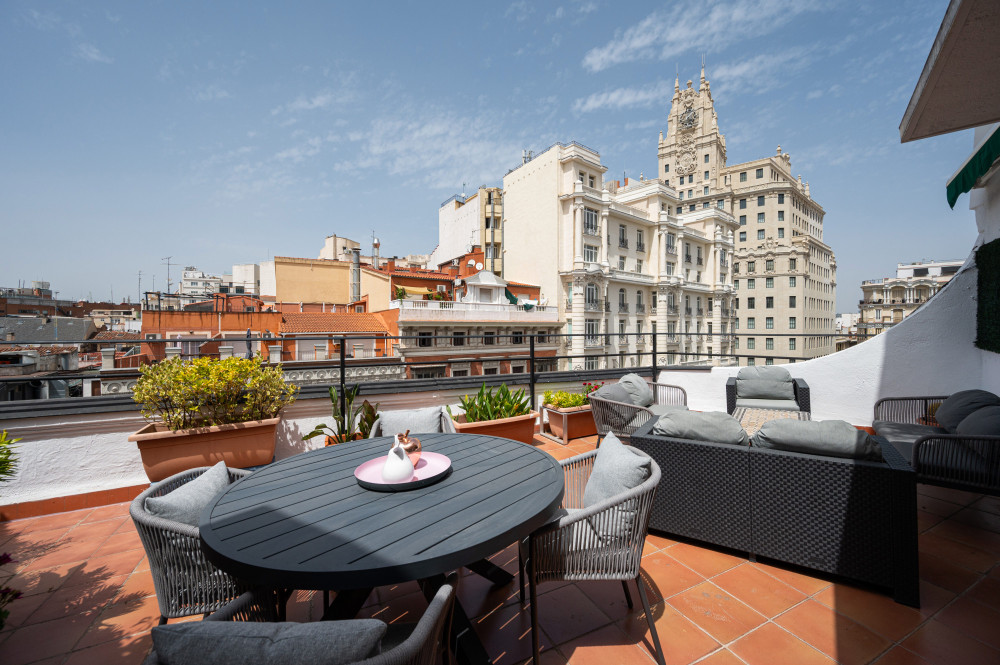 Gran Vía with private sunny terrace preview