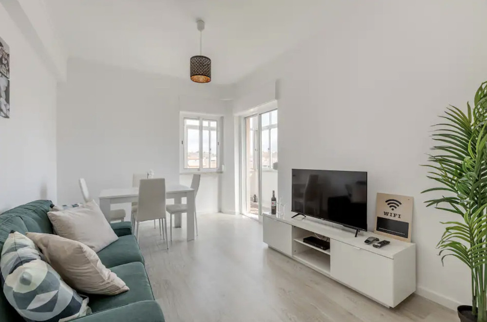 2 bedroom apartment with free parking preview