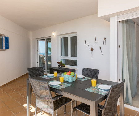 Beachfront flat in Mi Capricho. Marbella