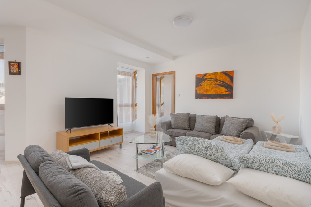 Charming 2-Bedroom Flat in Bajcsy-Zsilinszky út 17 preview