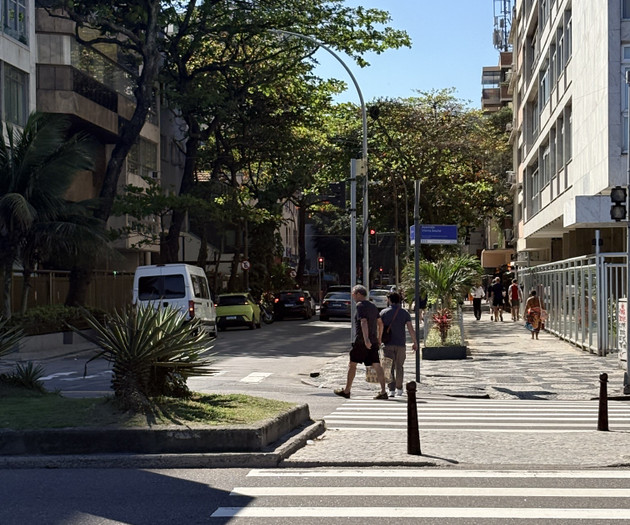 Charming & Modern Ipanema Flat - Steps from Beach